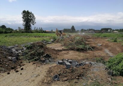 تخریب دیوار غیرمجاز اطراف زمین کشاورزی در رودسر