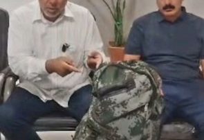 دستگیری سارقان کیف گردشگر خارجی در رضوانشهر | هزار دلار و ۲ گوشی به مالباختگان بازگشت