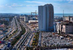 ورود بیش از ۱۵۰ هزار خودرو در منطقه آزاد انزلی | تعداد گردشگران ورودی از مرز ۵ میلیون نفر عبور کرد