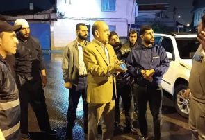 بازدید شبانه استاندار گیلان از مناطق دچار آب‌گرفتگی در بندر انزلی