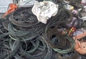 کشف حدود ۲ تن سیم برق سرقتی در رشت کشف حدود ۲ تن سیم برق سرقتی در رشت