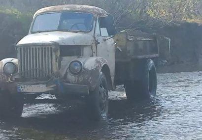 جلوگیری از برداشت غیرمجاز شن و ماسه با توقیف ۲ خودرو باری در فومن