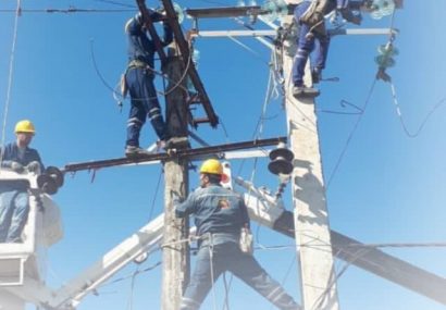 اصلاح و بهسازی ۱۷۱ کیلومتر شبکه‌های فشار متوسط توزیع برق گیلان