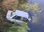 سقوط پراید به داخل رودخانه دستک کیاشهر و نجات راننده ۷۰ ساله سقوط پراید به داخل رودخانه دستک کیاشهر و نجات راننده ۷۰ ساله