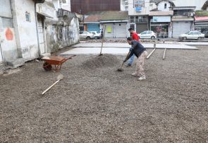 آغاز عملیات کف سازی محلات خمیرکلایه و شعربافان