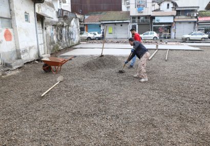 آغاز عملیات کف سازی محلات خمیرکلایه و شعربافان