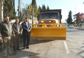 ناوگان شهرداری آستارا مجهز به دستگاه برفروب جدید شد | تیغههای جدید کمترین آسیب را به معابر میزنند ناوگان شهرداری آستارا مجهز به دستگاه برفروب جدید شد | تیغههای جدید کمترین آسیب را به معابر میزنند