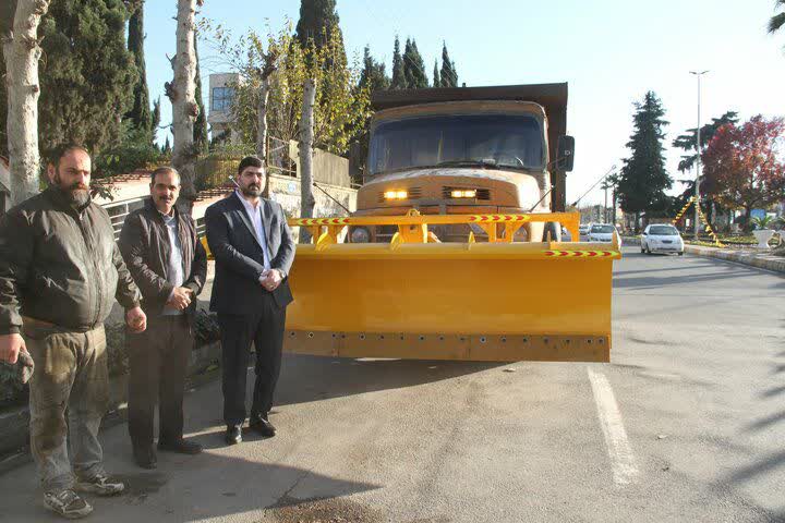 ناوگان شهرداری آستارا مجهز به دستگاه برفروب جدید شد | تیغههای جدید کمترین آسیب را به معابر میزنند ناوگان شهرداری آستارا مجهز به دستگاه برفروب جدید شد | تیغههای جدید کمترین آسیب را به معابر میزنند