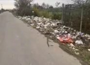 زباله‌های رها شده در مسیر روستاهای فومن؛ اخطاریه‌ها بازدارنده نیست